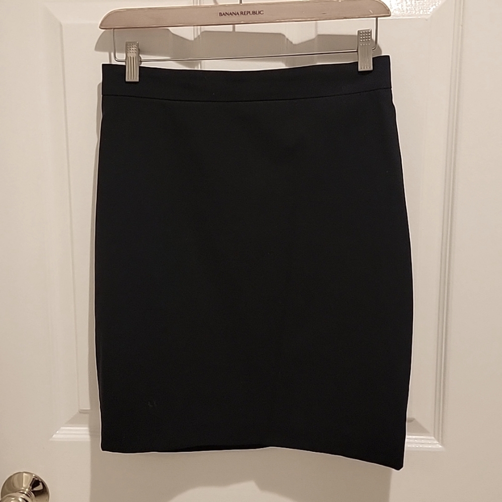 Banana Republic navy skirt size 4